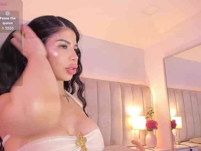EllaThorne webcam
