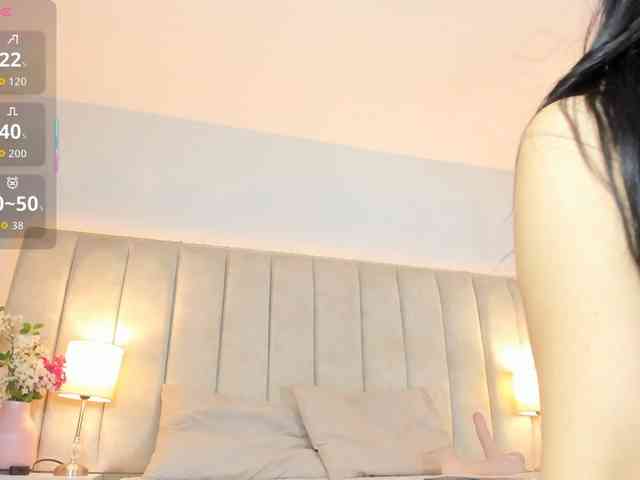 EllaThorne webcam