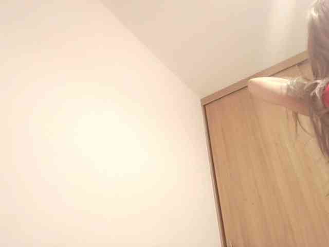 EllaThorne webcam