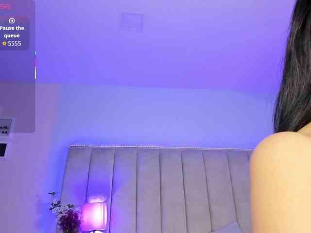 EllaThorne webcam