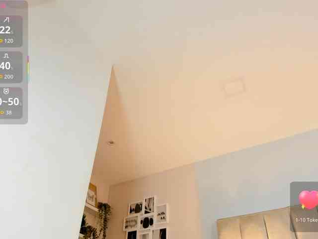 EllaThorne webcam