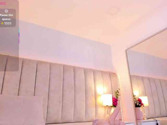 EllaThorne webcam
