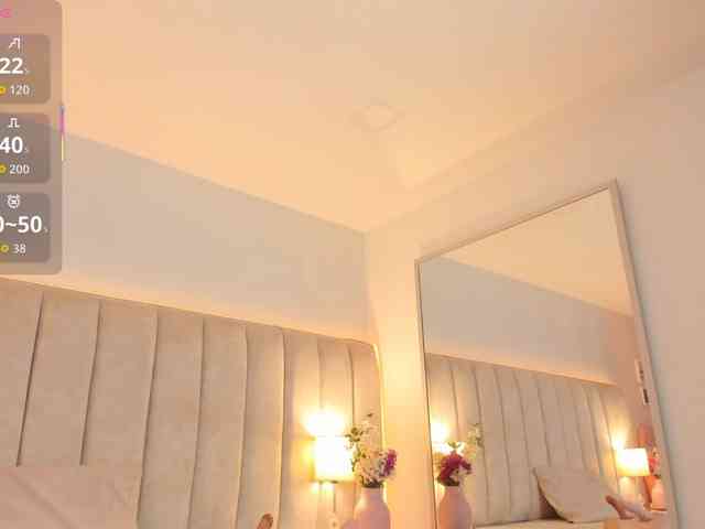 EllaThorne webcam