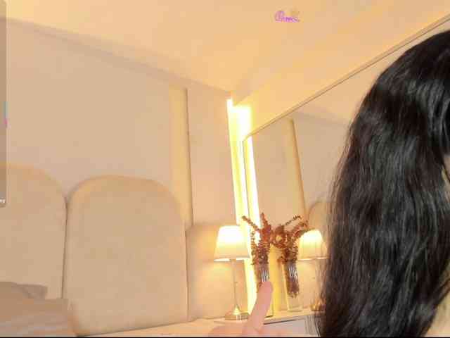 EllaThorne webcam