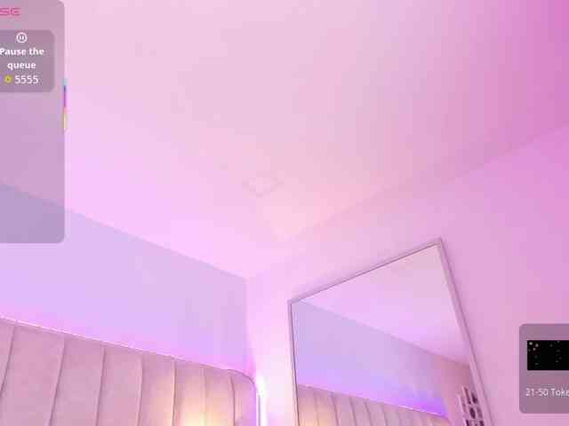 EllaThorne webcam