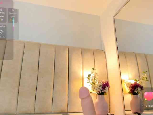 EllaThorne webcam
