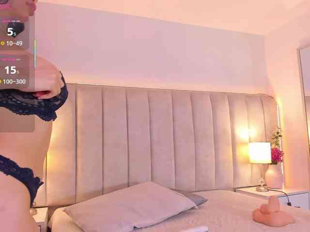 EllaThorne webcam