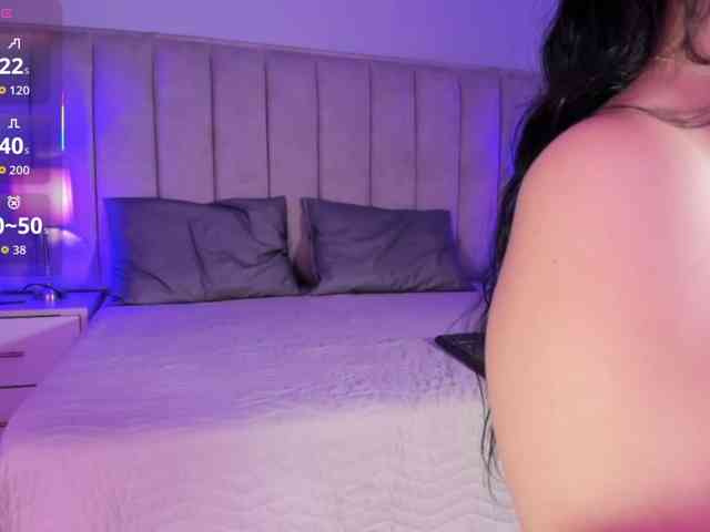 EllaThorne webcam
