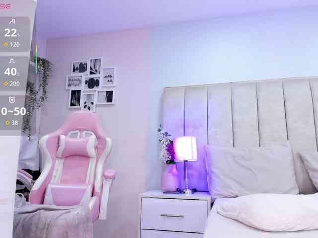 EllaThorne webcam