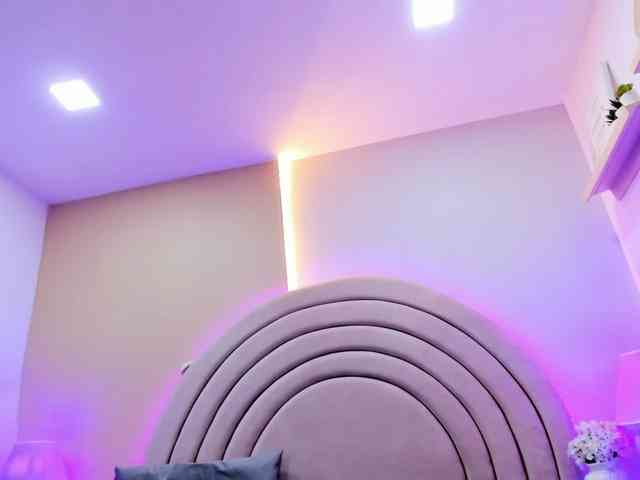 EllaThorne webcam