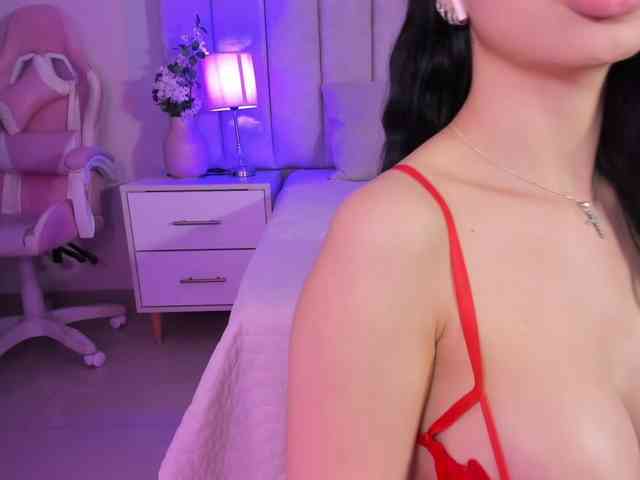 EllaThorne webcam