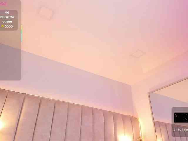 EllaThorne webcam