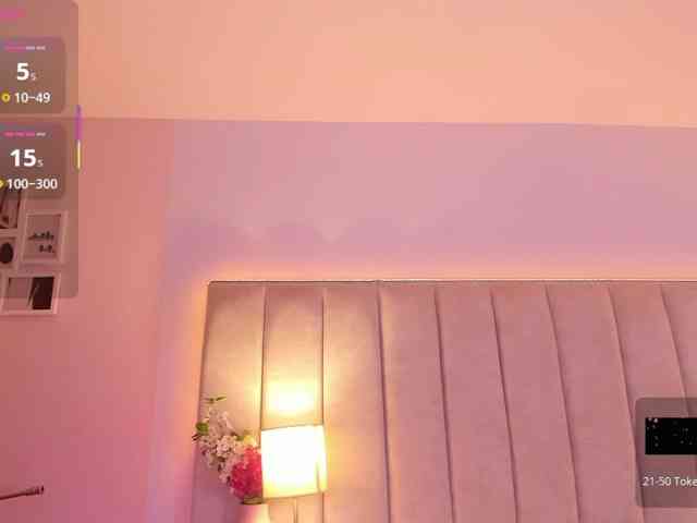 EllaThorne webcam