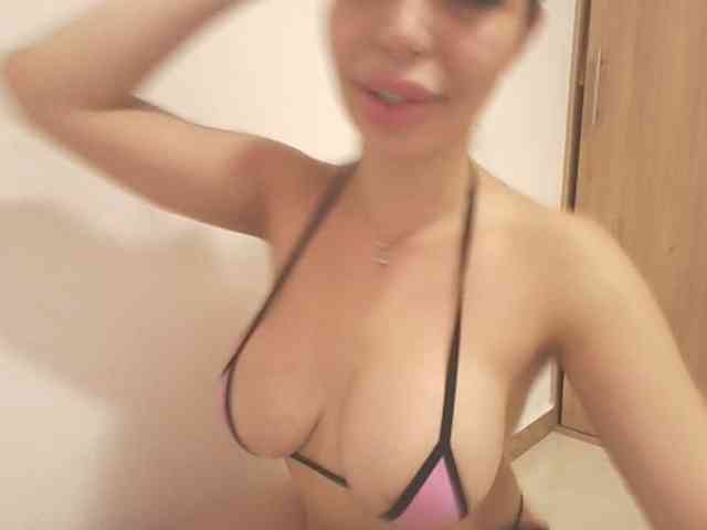 EllaThorne webcam