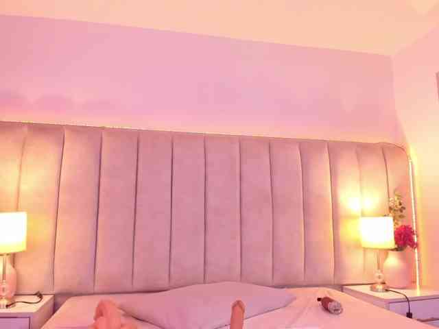 EllaThorne webcam