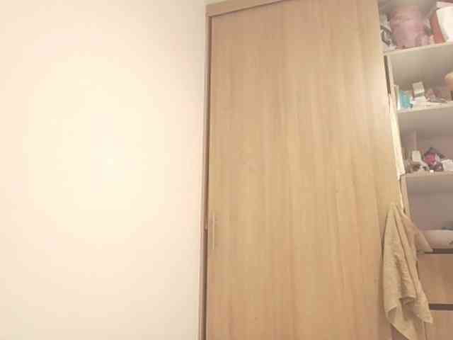 EllaThorne webcam