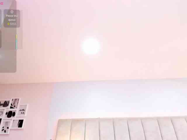 EllaThorne webcam