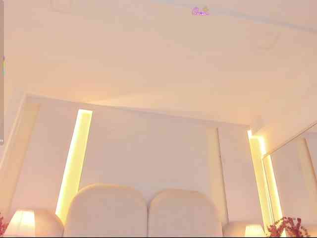 EllaThorne webcam