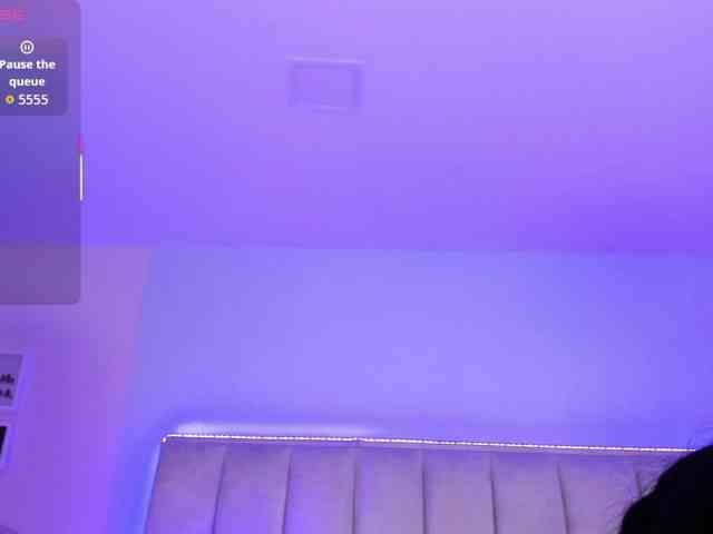 EllaThorne webcam