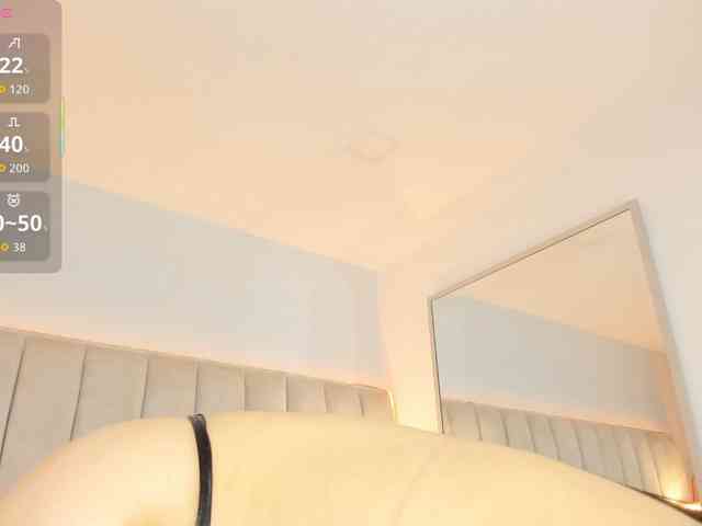 EllaThorne webcam