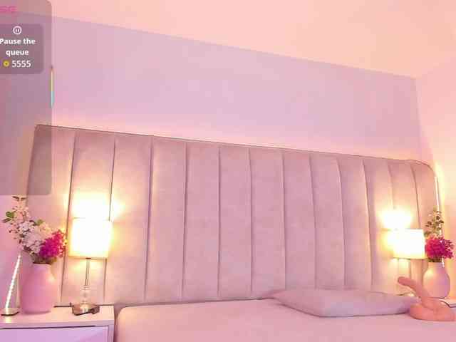 EllaThorne webcam