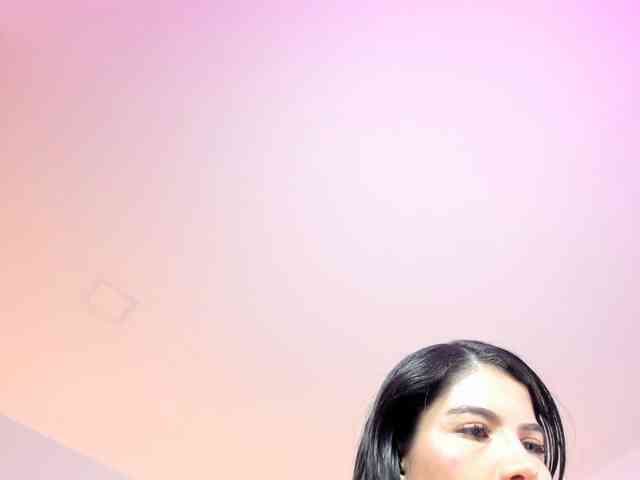 EllaThorne webcam
