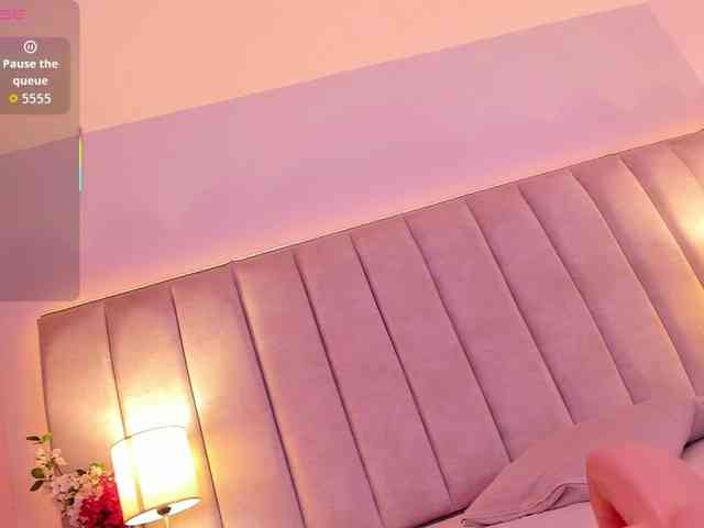 EllaThorne webcam