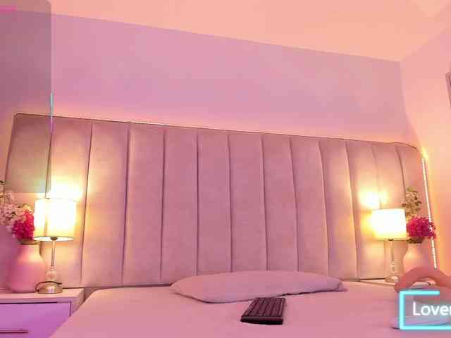 EllaThorne webcam