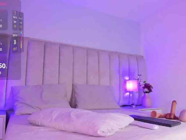EllaThorne webcam