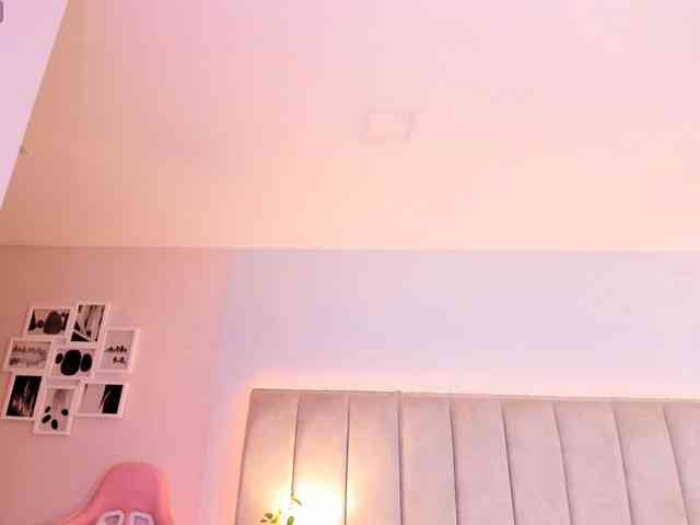 EllaThorne webcam