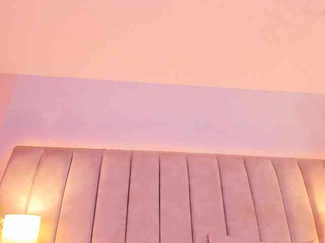EllaThorne webcam