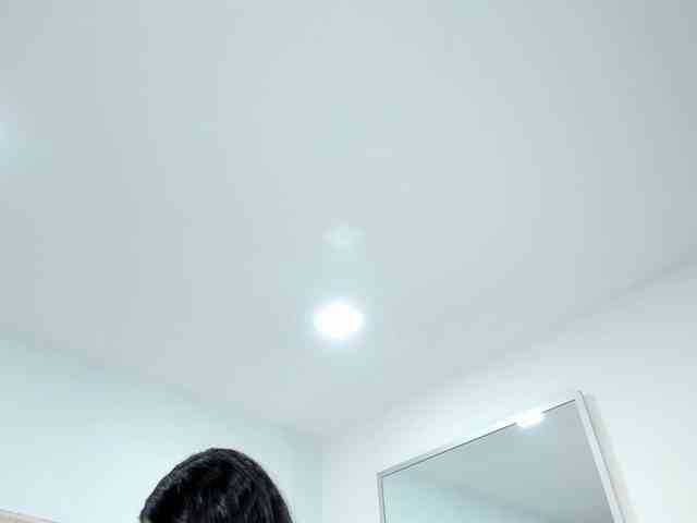 EllaThorne webcam