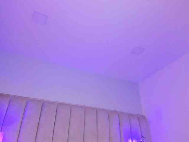 EllaThorne webcam