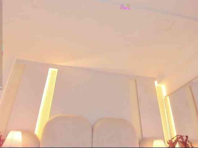 EllaThorne webcam