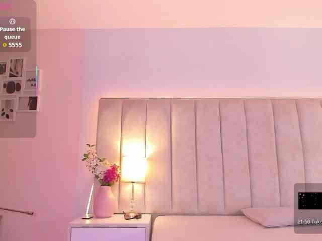 EllaThorne webcam