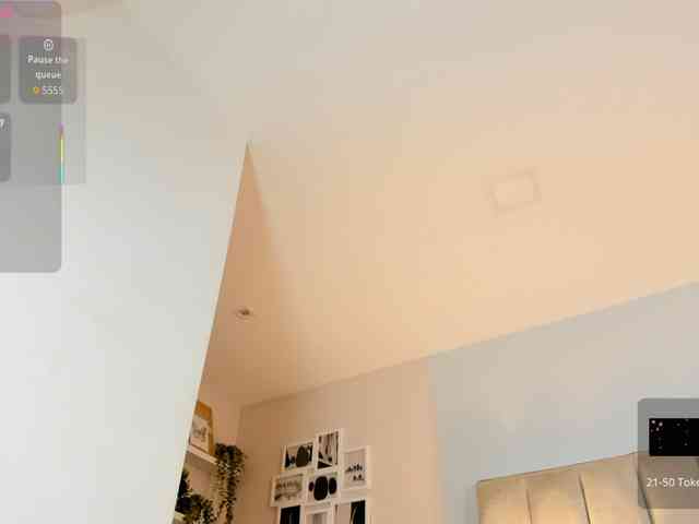 EllaThorne webcam