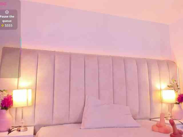EllaThorne webcam