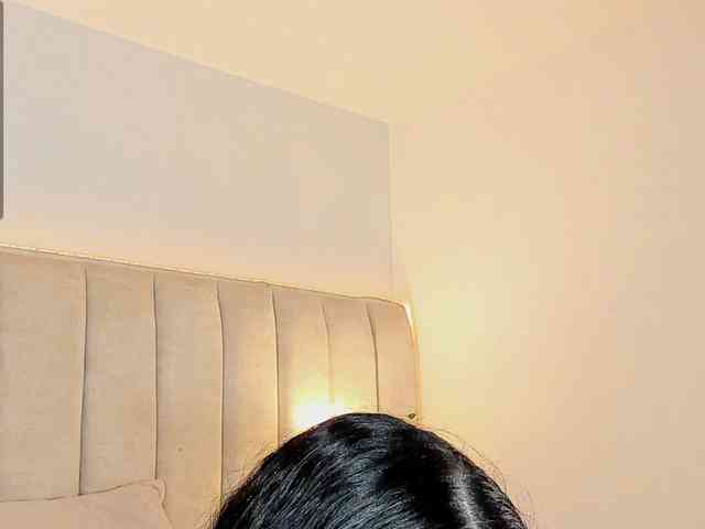 EllaThorne webcam