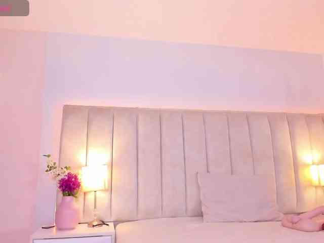 EllaThorne webcam