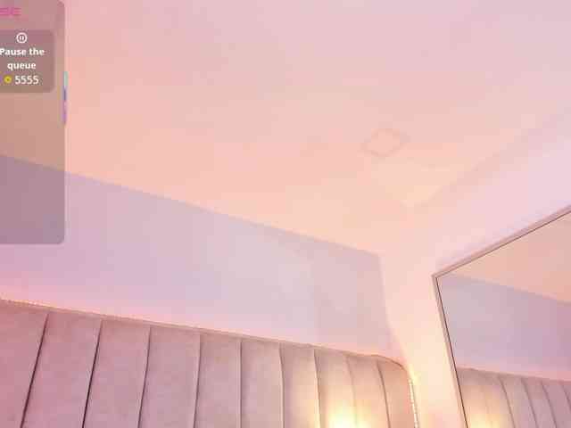 EllaThorne webcam