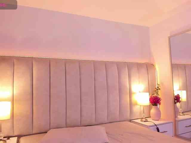 EllaThorne webcam
