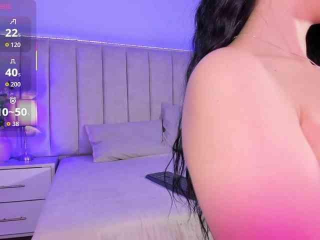 EllaThorne webcam