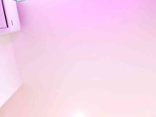EllaThorne webcam