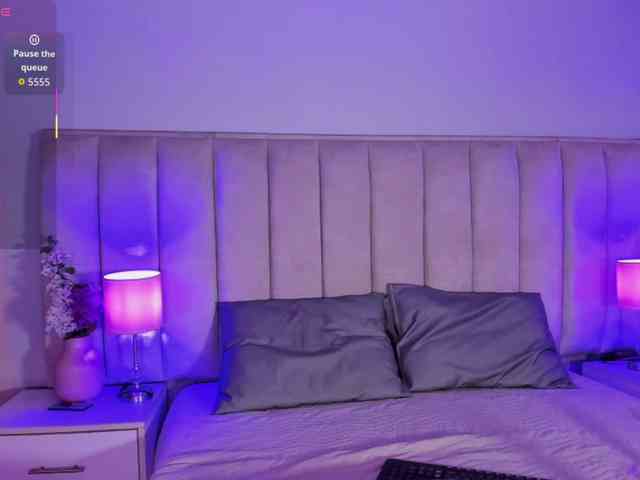 EllaThorne webcam