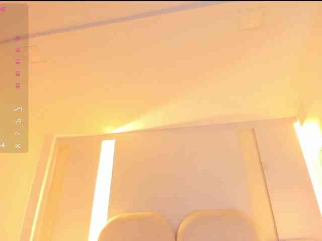 EllaThorne webcam