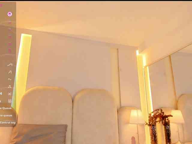 EllaThorne webcam