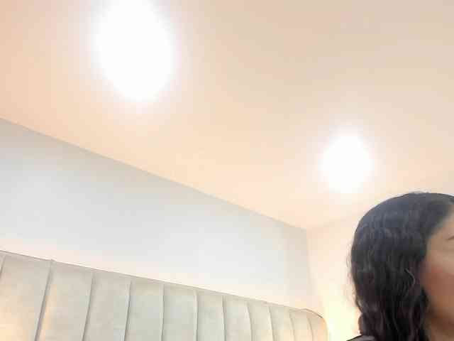EllaThorne webcam