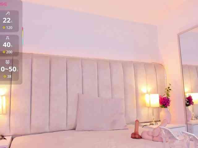 EllaThorne webcam
