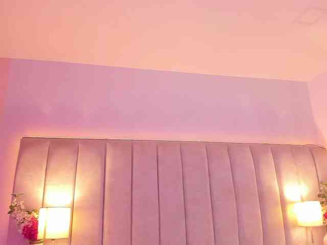 EllaThorne webcam