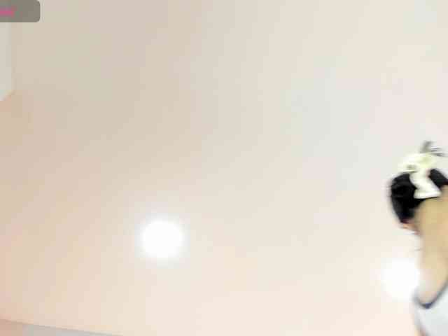 EllaThorne webcam